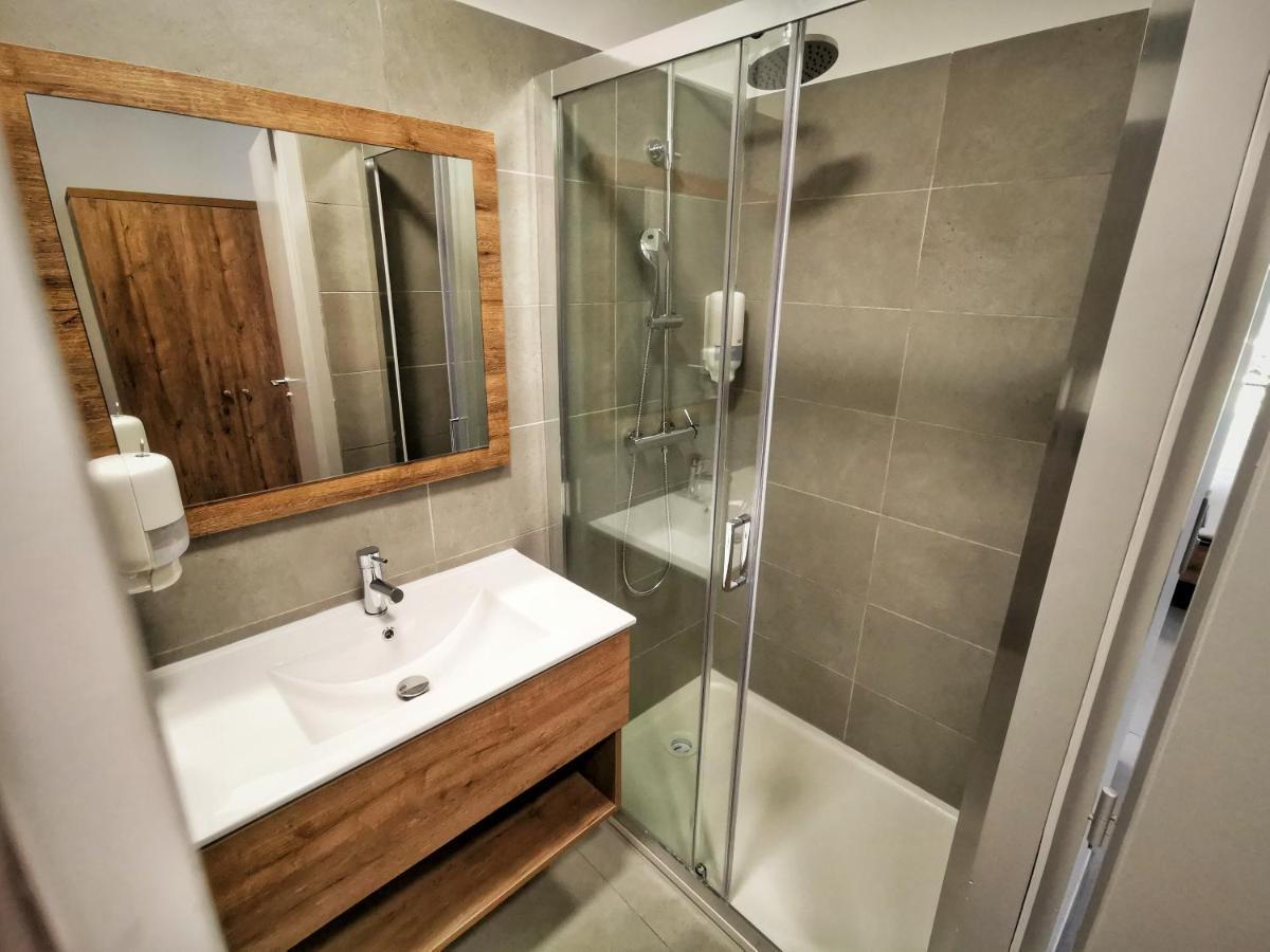 Ustaria Apartment Peri Bagian luar foto